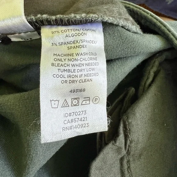 LOFT Bermuda Shorts - Picture 4 of 4